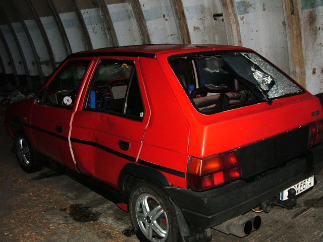500 Rozbit auto zezadu