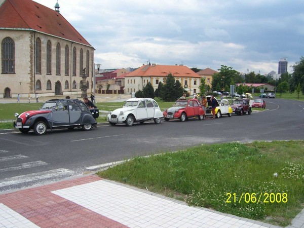 04 kachny u kostela.JPG